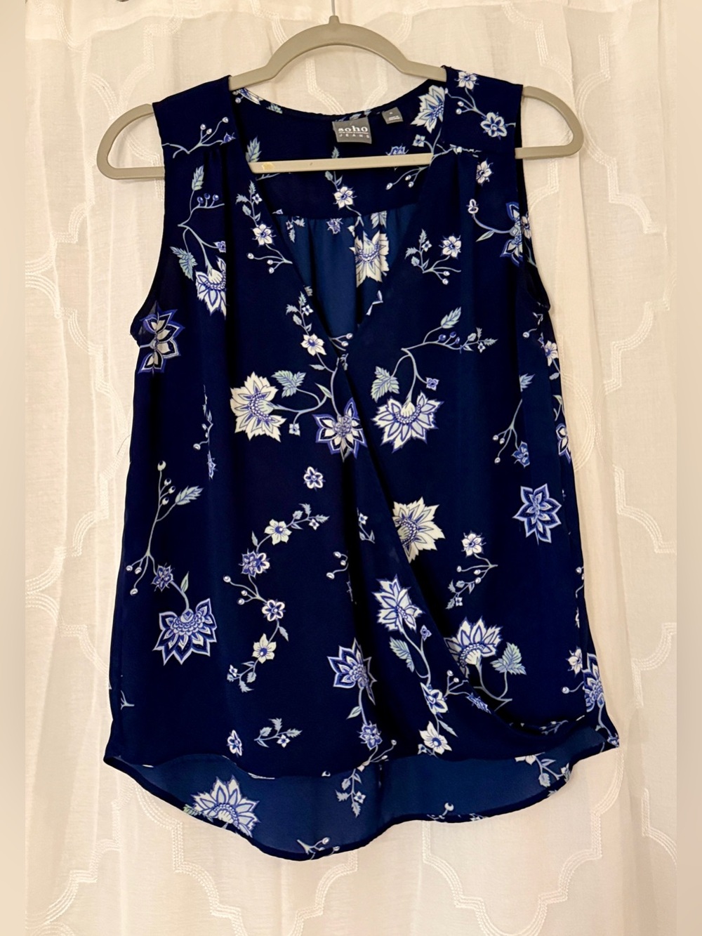 Soho Jeans Small Navy Blue Floral Sleeveless Split Neck Blouse